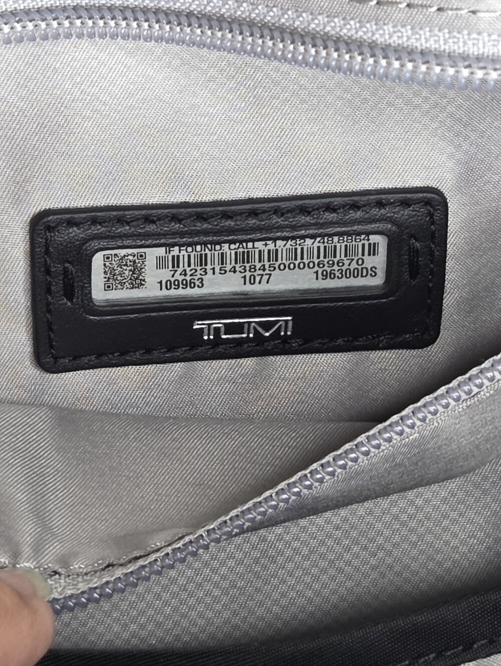 Tumi - Black Nylon Backpack - Sleek Everyday Travel Bag - Picture 14 of 16
